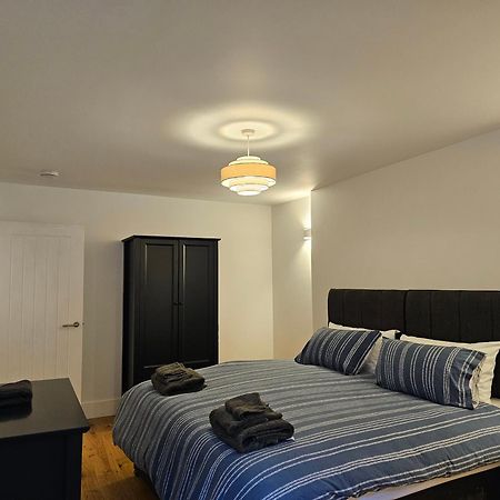 Spacious Modern 2-Bed Parking & Wi-Fi & 65"Oled Bristol Exterior foto